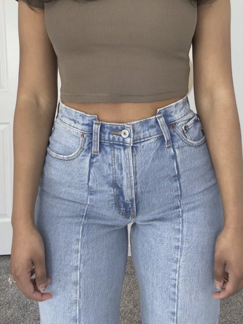 Abercrombie High Rise 90s Relaxed Jean Color: MEDIUM VERTICAL SPLICE Size 29